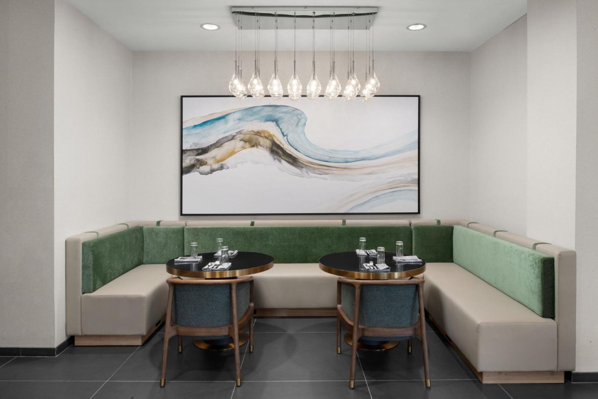 Delta Hotels By Marriott Colonial Heights Zewnętrze zdjęcie